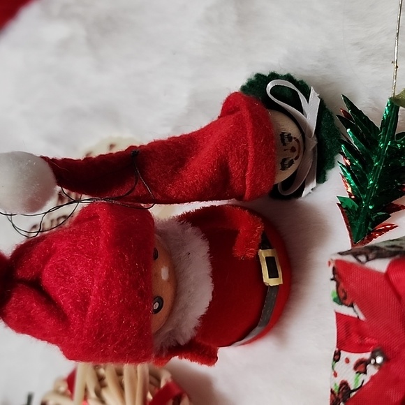 VINTAGE CHRISTMAS DECORATIVE ASSORTMENT 24 PIECE  TOTAL - Picture 8 of 11